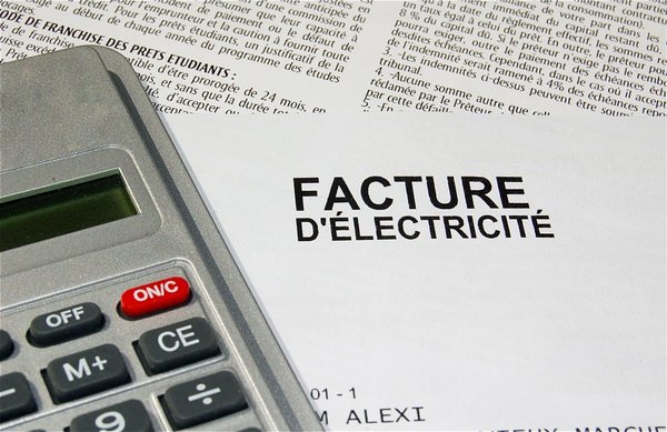 Comment les panneaux solaires aident les TPE/PME à réduire leur facture d’électricité ?